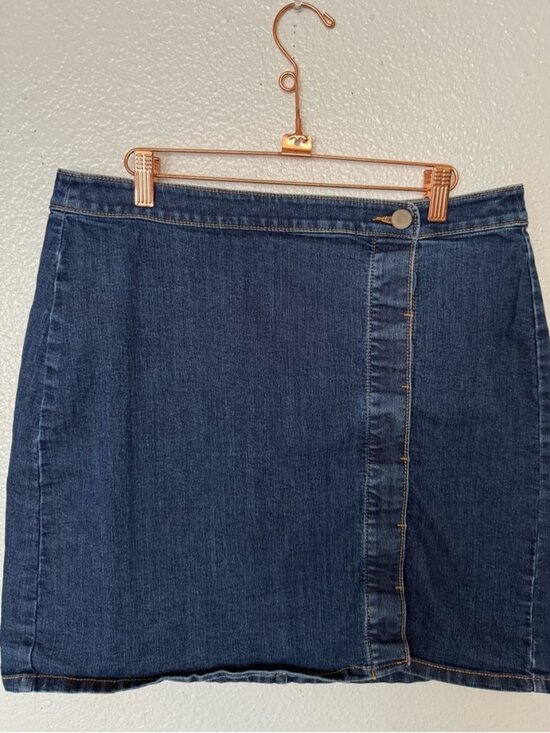 LOFT Dresses & Skirts - Blue denim skirt size 12 Buttons in front